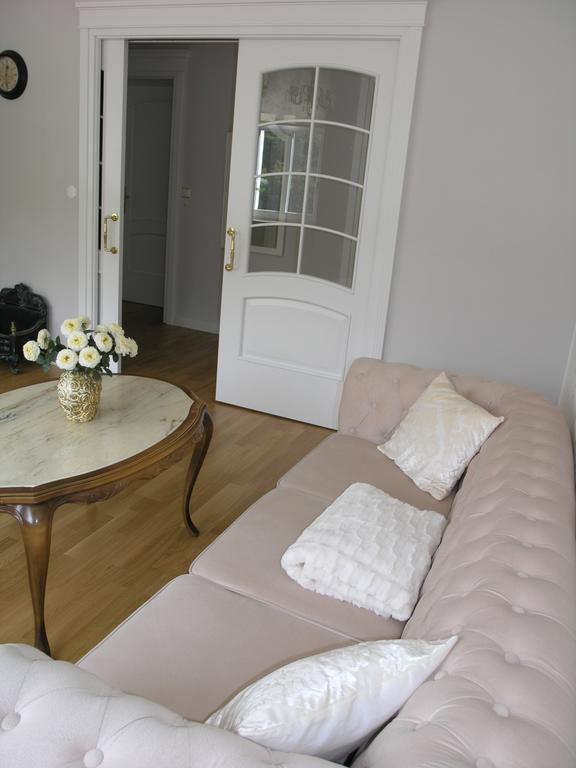 Apartman Lux Skroupova Διαμέρισμα Κάρλοβι Βάρι Εξωτερικό φωτογραφία